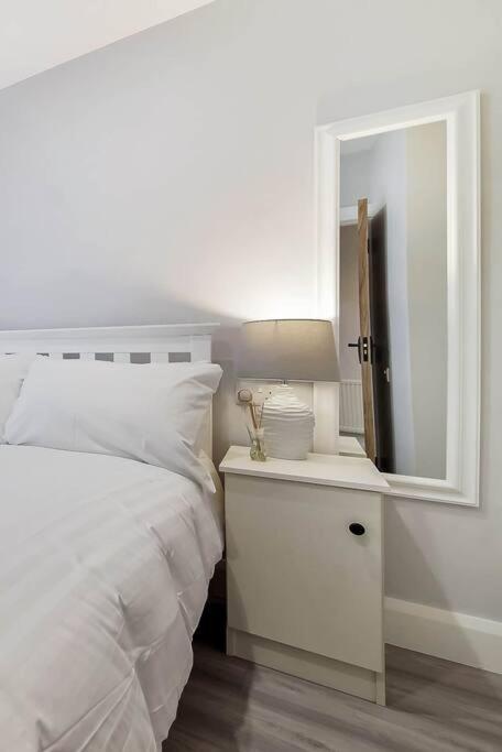 Ardoyne Lodge 'Sleeping 4 Guests' Belfast Buitenkant foto