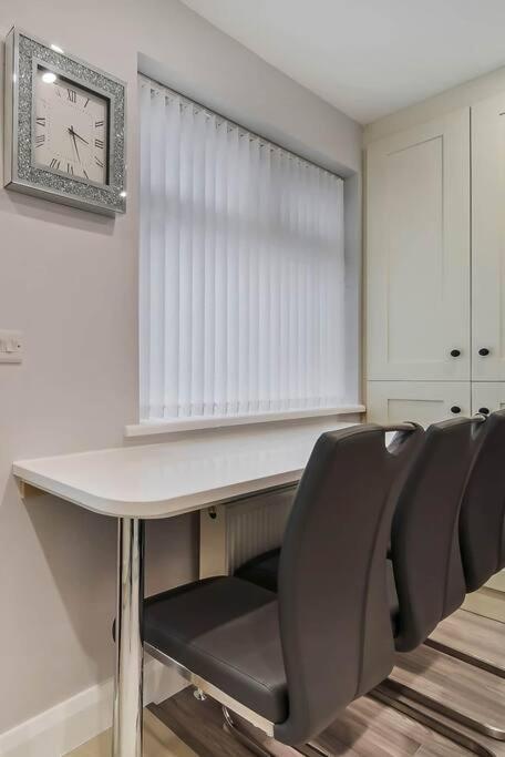 Ardoyne Lodge 'Sleeping 4 Guests' Belfast Buitenkant foto